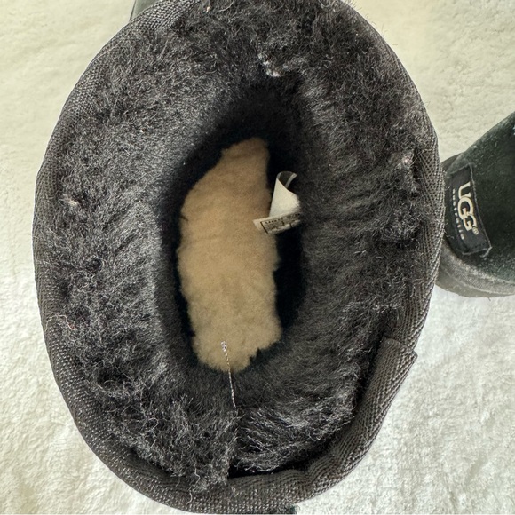 UGG Classic Mini Boot - Picture 9 of 9